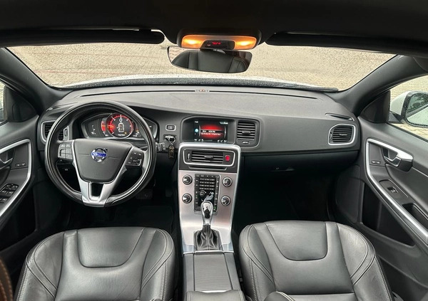 Volvo V60 cena 59800 przebieg: 182000, rok produkcji 2016 z Płock małe 781